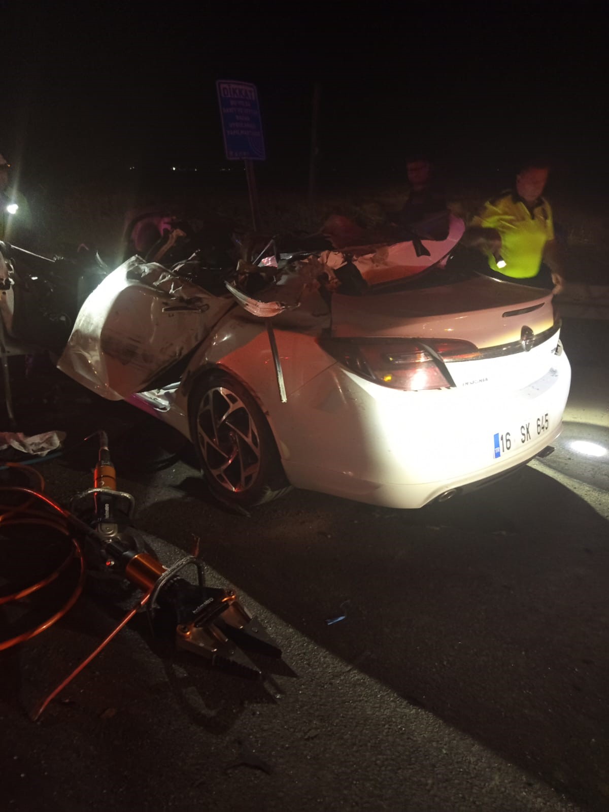 bursada feci kaza polis ve ailesi hayatini kaybetti 0 2kL27MdA