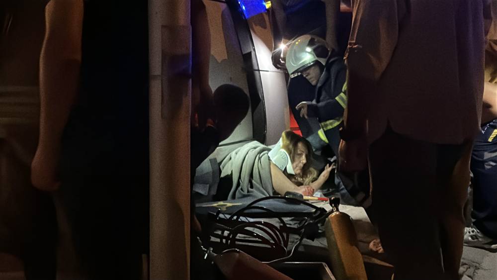 canakkalede feci kaza taksi ile otomobil carpisti cok sayida yarali var 5