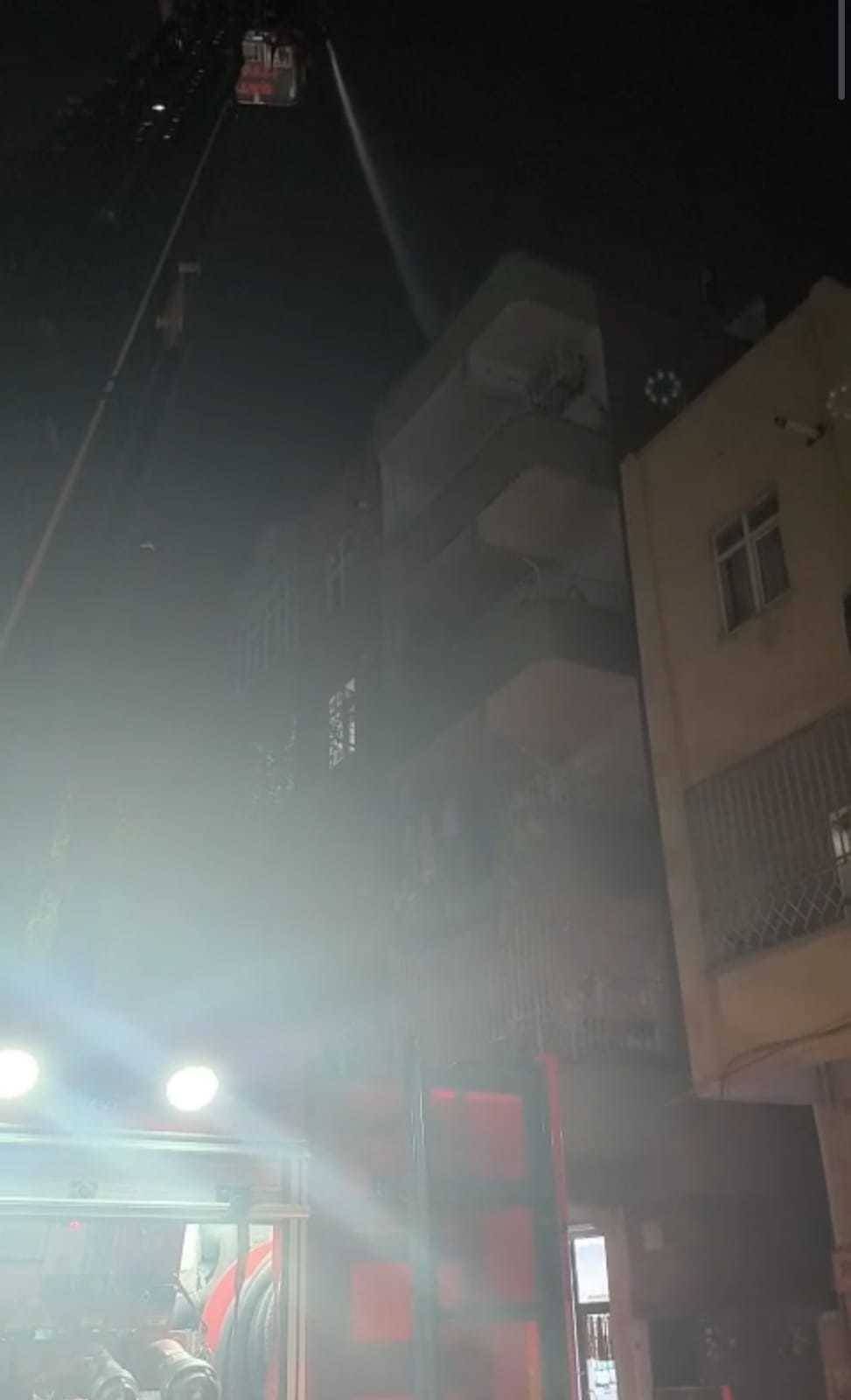 catidaki alevler patlamayla k busa dondu ekipler seferber oldu 2 SCynPn71