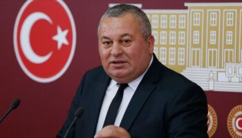cemal enginyurt tek bir soruyla iktidari koseye sikistirdi sarayin isiklari sonuna kadar kapanacak OiOwHSS3