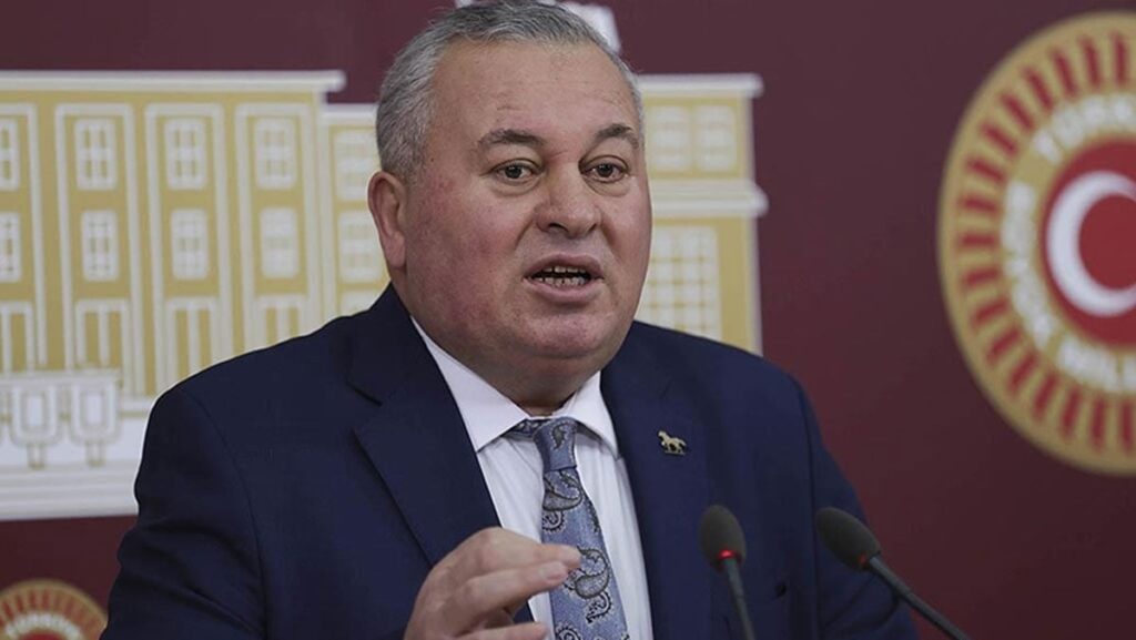 cemal enginyurttan skandal paylasimlara sert tepki JdGJkgEc