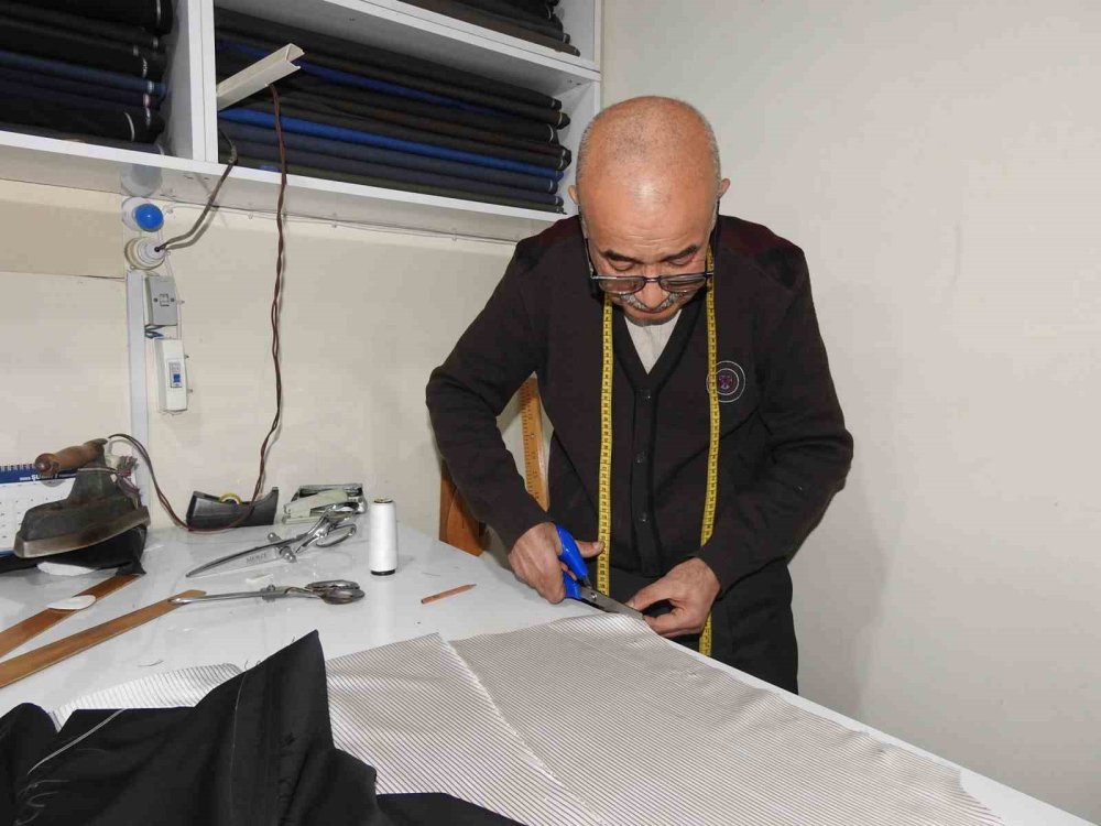 cocuk yasta eline aldigi igne iplikle basladi 56 yildir devam ediyor 0 8TNdNsVM