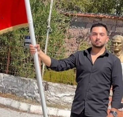 Denize atlayarak başını kuma çarpan genç hayatını kaybetti 1 denize atlayarak basini kuma carpan genc hayatini kaybetti lHj7DwTW