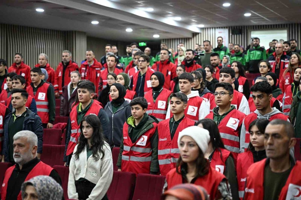 deprem gonulluleri battalgazide bulustu 0 8uHMGwfU