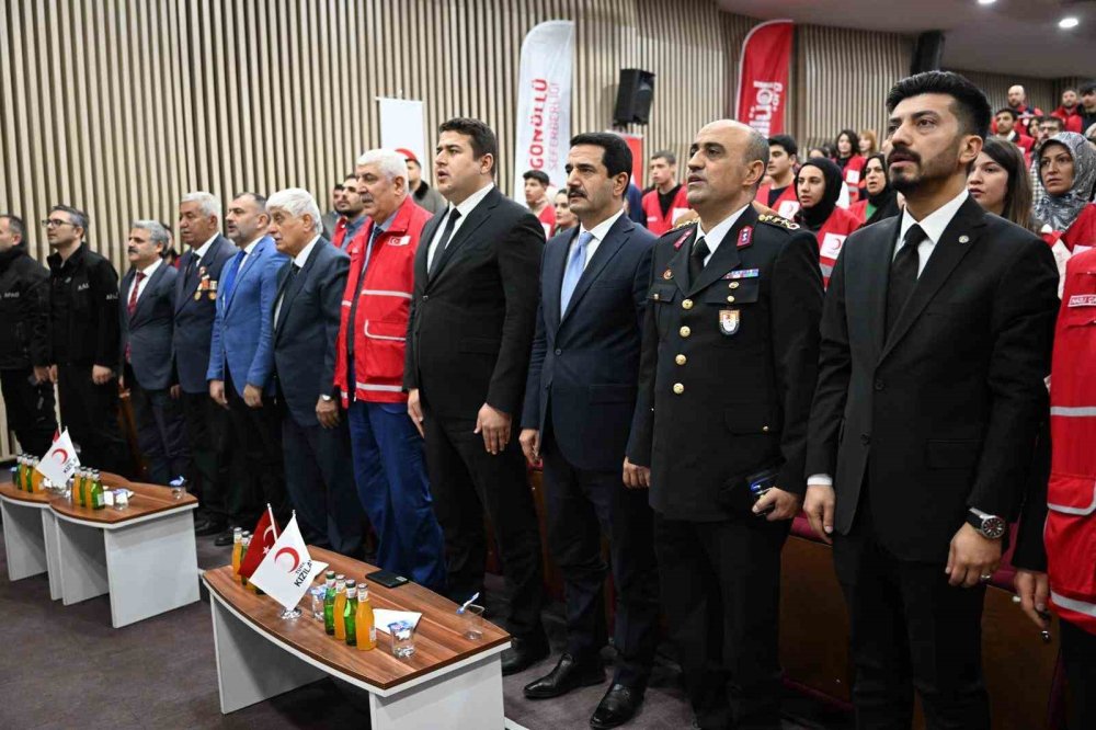 deprem gonulluleri battalgazide bulustu 2 YNd245y4