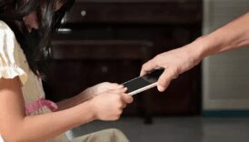 dikkat etmezseniz cocuklarin ruhunu paramparca ediyor lhm8zcM1