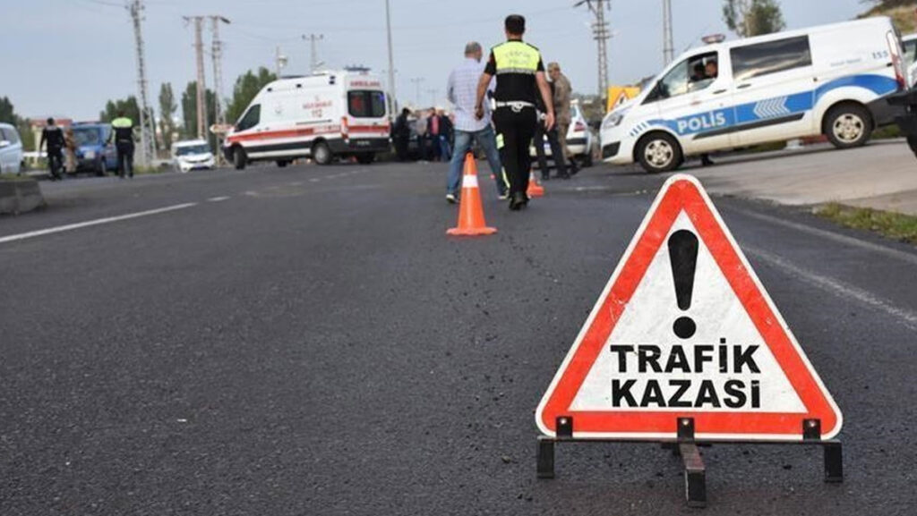 dugun konvoyunda feci kaza RUC1P8f7