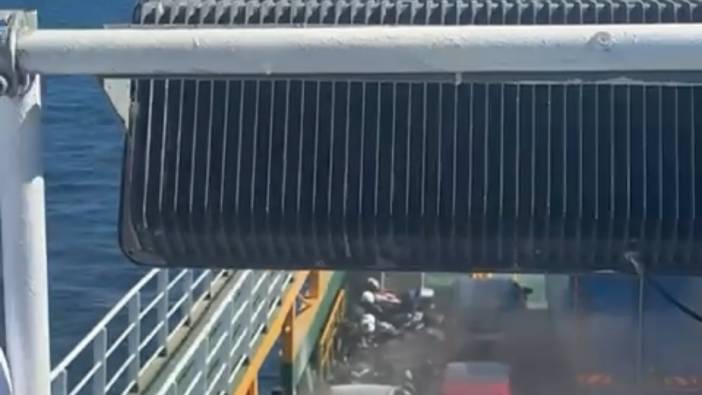 endonezyada 280 yolculu feribotta yangin faciasi biri hamile kadin 5 olu kayiplar araniyor 1 S8Ynhk17