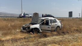 erzincanda feci kaza otomobil sarampole uctusurucusu yaralandi w1HGzy6y