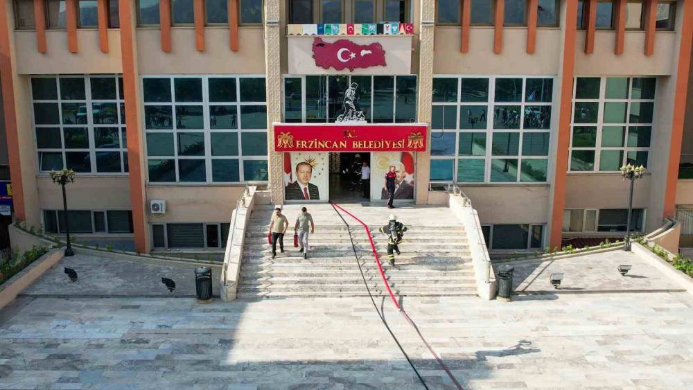 erzincanda gercegi aratmayan yangin tatbikati 0 Z5qQh13d