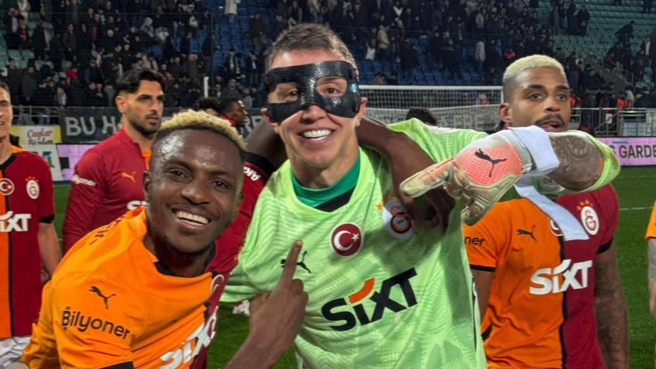 eski galatasaraylilardan osimhene hosgeldin mesaji 1