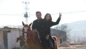 esref tek ve cihan alaboranin yaz imaji DitpAOX1