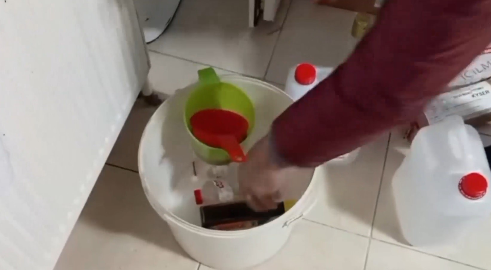 evini alkol fabrikasina cevirdi 1