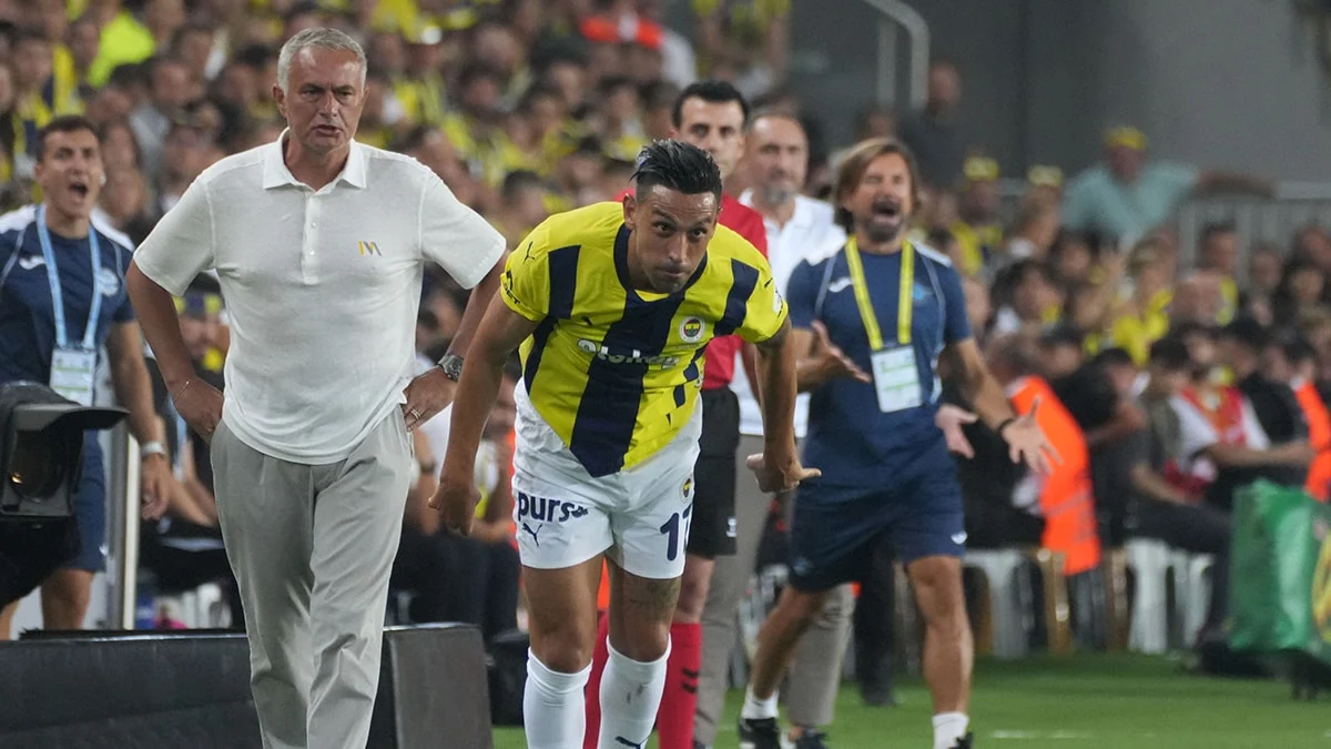 fenerbahcede buyuk kriz yildiz oyuncu menajerine talimat verdi pusuda oyle bir talibi var ki