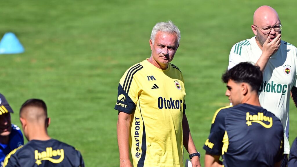 fenerbahcede kampin yildizi o oldu 5 isim topun agzinda prP7WbM5