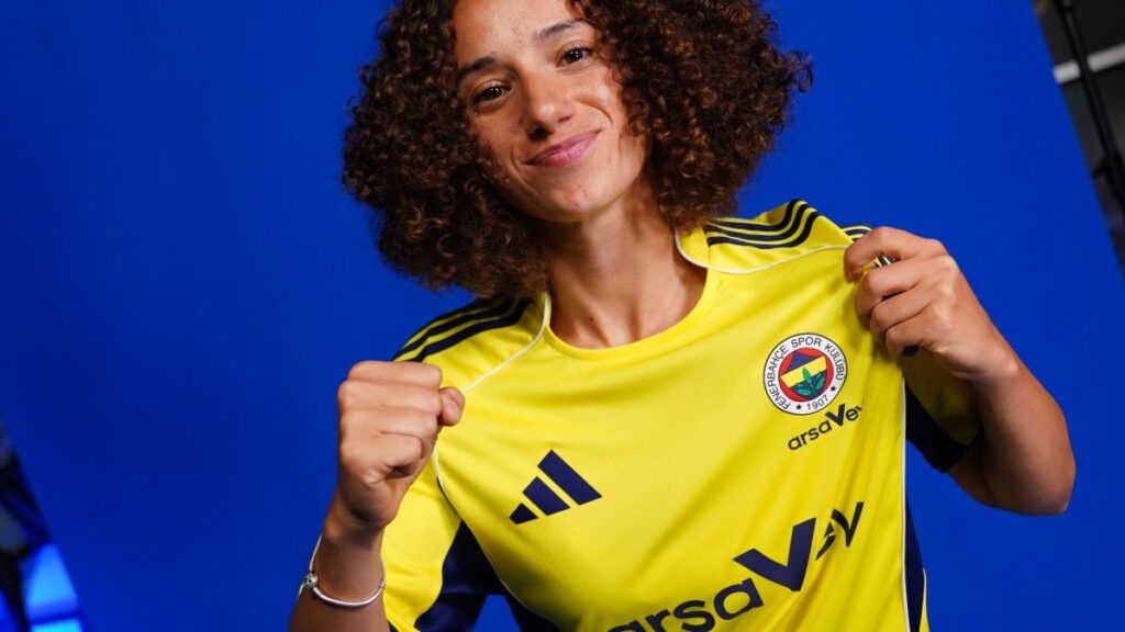fenerbahceye azerbaycanli orta saha vH69RchB
