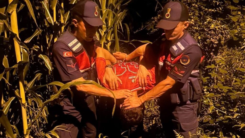 firari sahis sinirda kiskivrak yakalandi l3KgUhWO