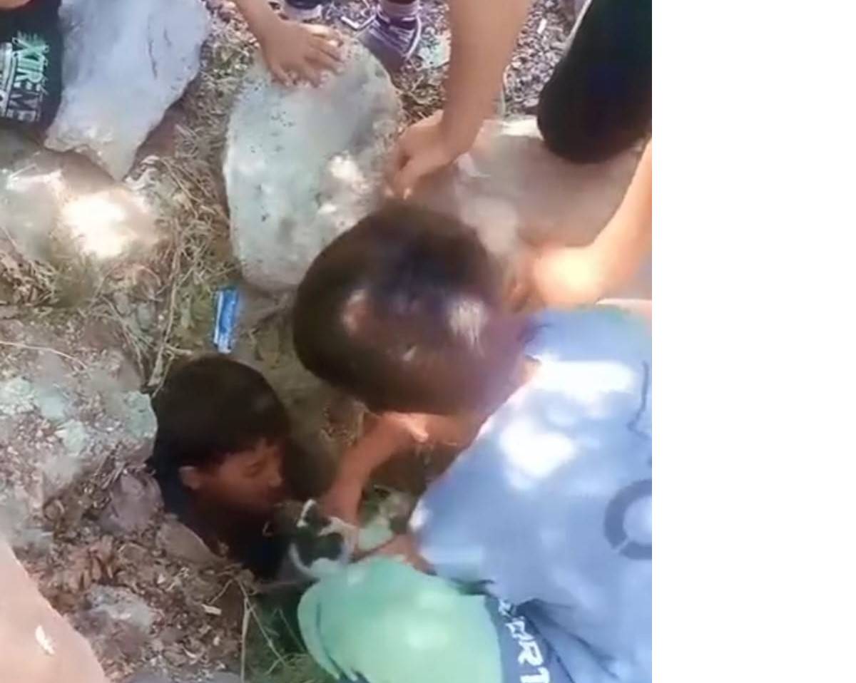 foseptik cukuruna dusen minik kediye yardim eli 2 J91GLwZ7