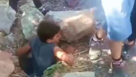 foseptik cukuruna dusen minik kediye yardim eli lZjuNL87