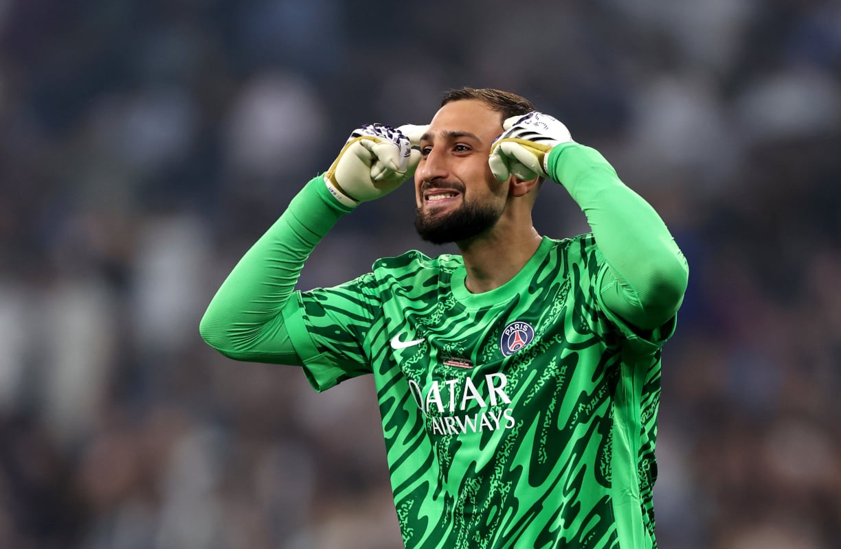 galatasaray transferde yine buyuk oynuyor oyle bir isme teklif yapildi ki taraftarlar havalimanina akin XQjACTWU