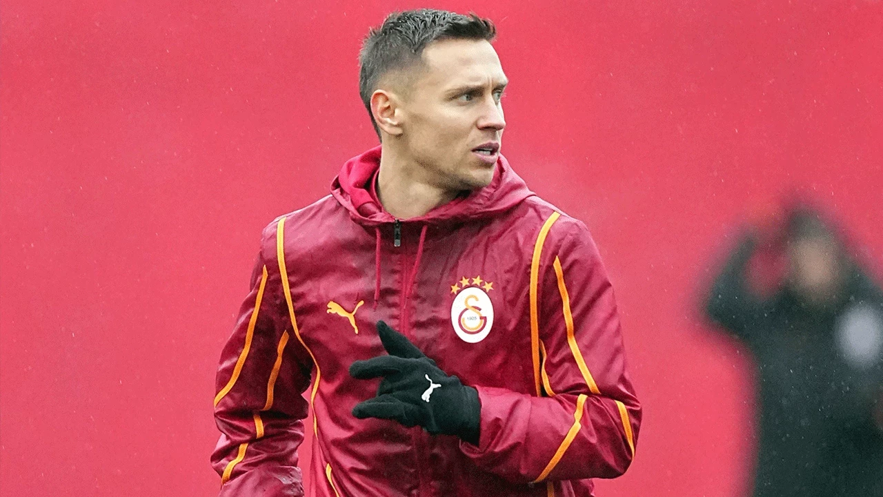 galatasarayda o ismin bileti kesildi menajeri istanbula geldi 1 zQYA2KK1