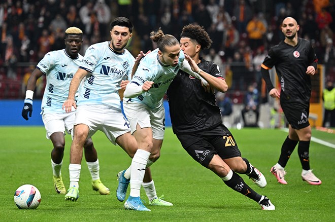 galatasarayin kazandigi penaltida karar dogru mu maci bitiren pozisyonu boyle yorumladilar 2 qDK59gKO