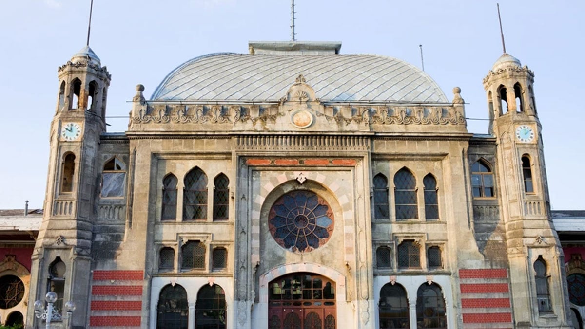 haydarpasa ve sirkeci garlari bosaltiliyor 1 if8uAMPi