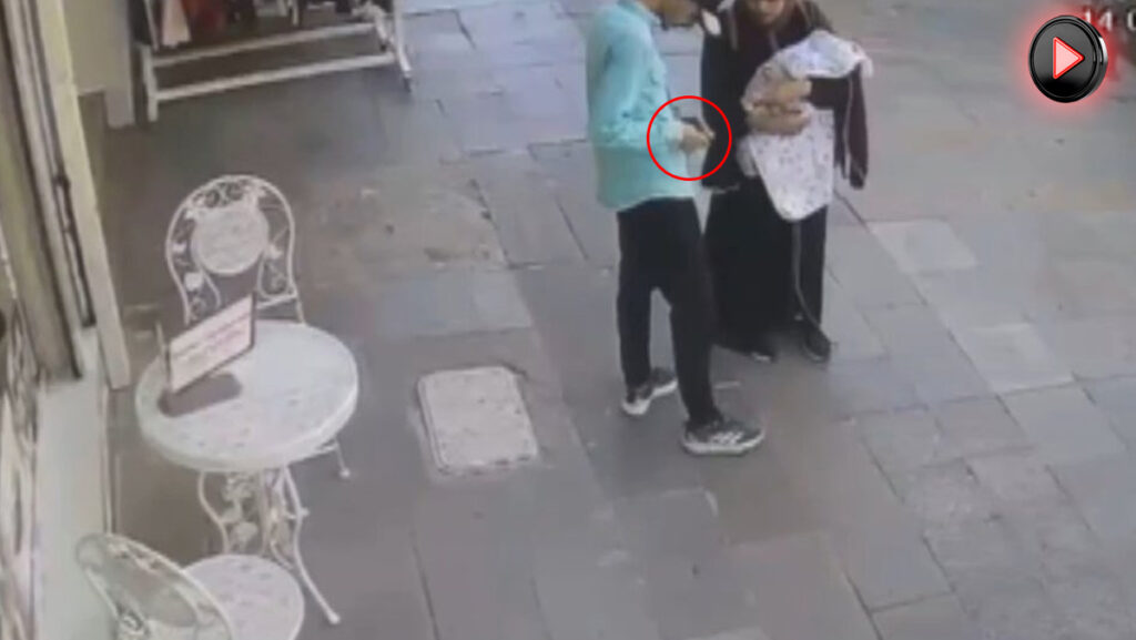 hirsiz altinlari sayarken kameraya yakalandi INRhU5W3
