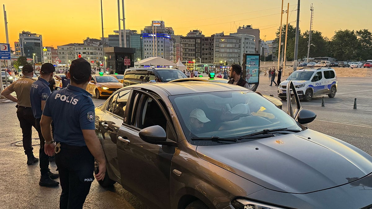 huzur operasyonunda yuzlerce gozalti 0 4NFNDAHX