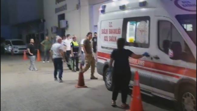 iskenderunda 7 er hastaneye kaldirildi 2 askerimiz sehit oldu 2 bmstnGbV