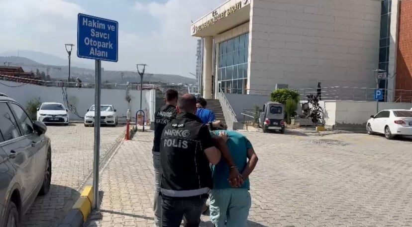 İskenderun’da uyuşturucu operasyonu: 4 tutuklama 1 iskenderunda uyusturucu operasyonu 4 tutuklama r72zdq9t