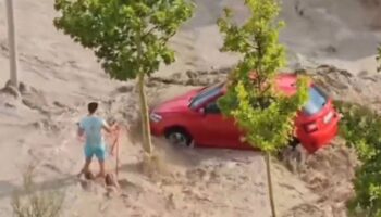 ispanyada sel araclar yollarda mahsur kaldi yd9c3Gtg