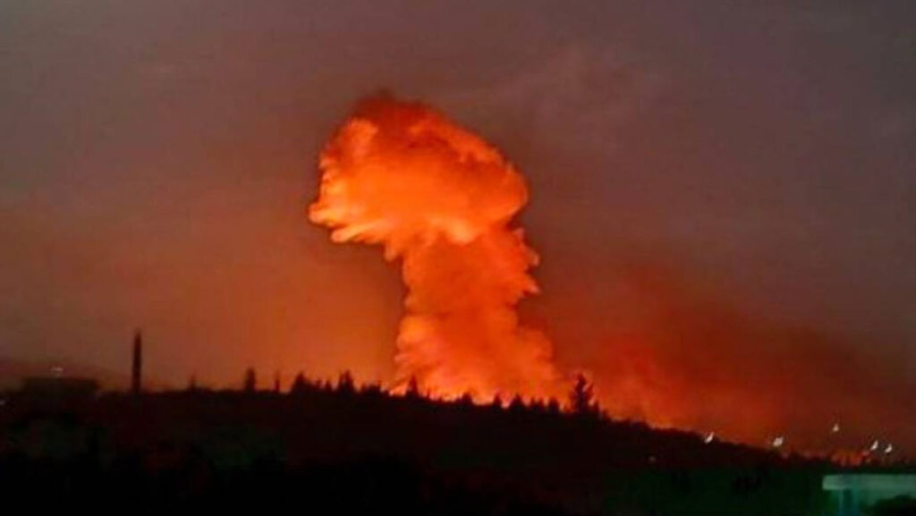 israil lazkiyedeki askeri birlige hava saldirisi duzenledi cT48ZFA9