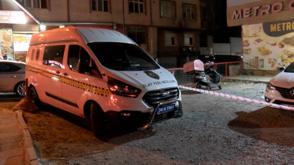 istanbulda gece yarisi dehset metro cikisindaki kafeye silahli saldiri 2 InWIAPfJ