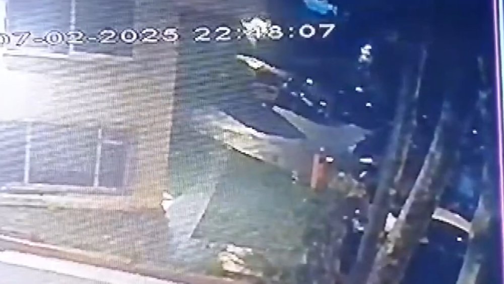 istanbulda luks semtte istinat duvari coktu 8 arac gocuk altinda kaldi 2 UFFDTPKU
