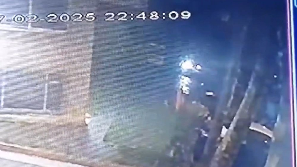 istanbulda luks semtte istinat duvari coktu 8 arac gocuk altinda kaldi 3 XW4sZBeF