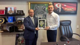 iyi parti aksaray milletvekili turan yaldir alanya heyetini tbmmde agirladi BfwZO9HV