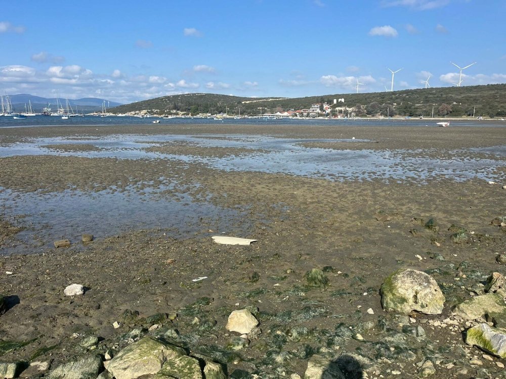 izmirde deniz cekilmesi devam ediyor 2 KVUp5LBZ
