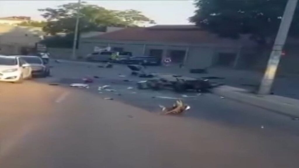 kadikoyde motosiklet aydinlatma diregine carpti OkM7b7hH