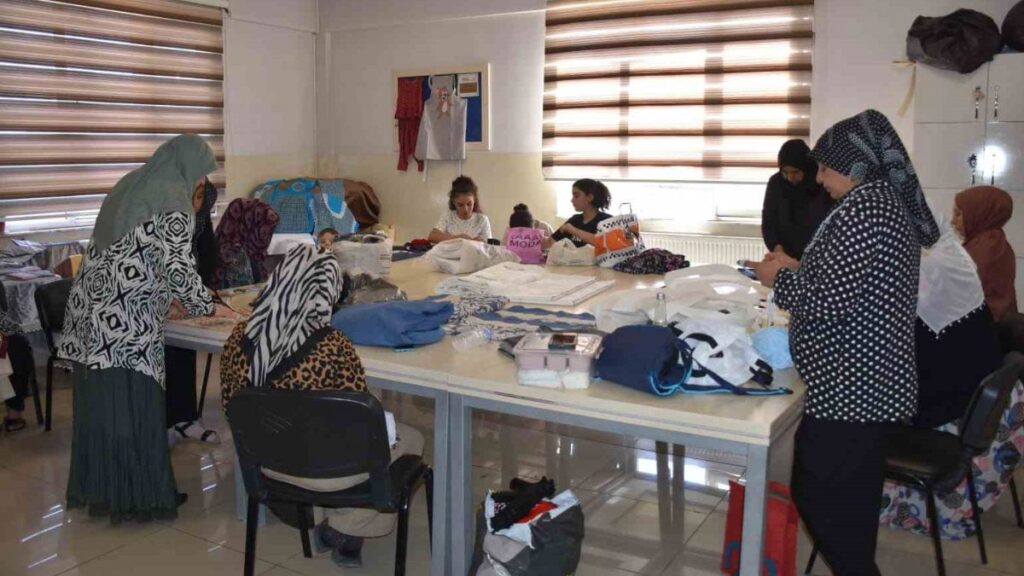kadinlar hem uretiyor hem kazaniyor TfhwsYRy