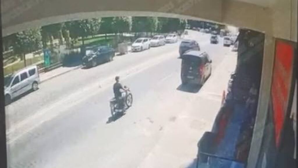 kahvehaneye silahli baskin kameraya yakalandi ixRTxSsS