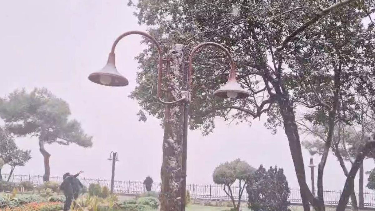 kar yagisi silivride etkisini gosterdi vatandaslar park ve sokaklara indi 4 tpNLRM8Z