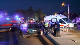 karamanda otomobil ile motosiklet carpisti 2 yarali eBxQKhug