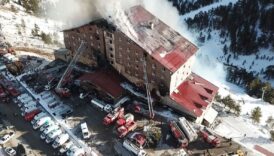 kartalkaya yangininda otel muduru once kendi ailesini kurtarmis TbY2asia