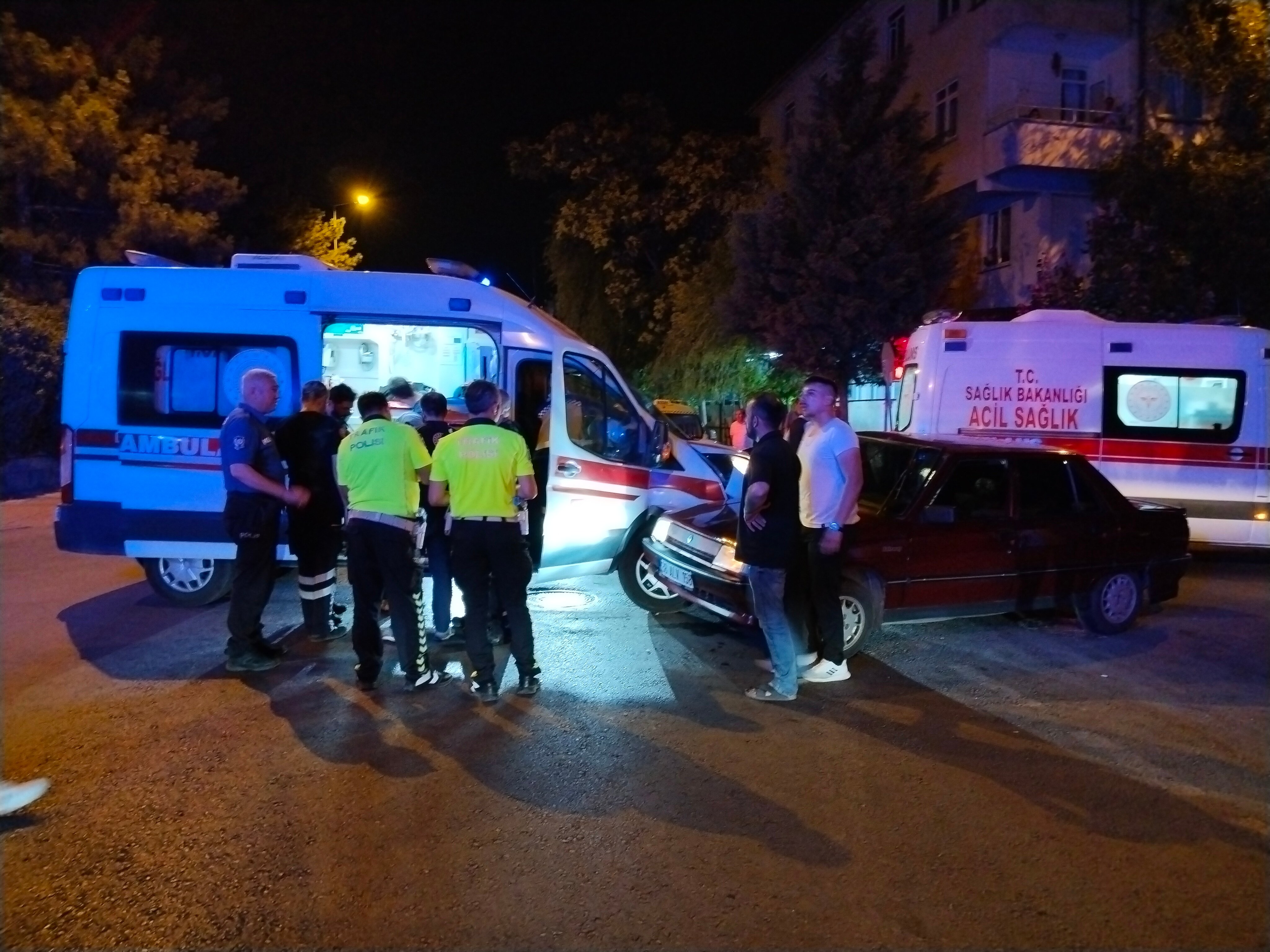 kayseride hasta tasiyan ambulans otomobil carpisti 0 y3Y8fm7Q