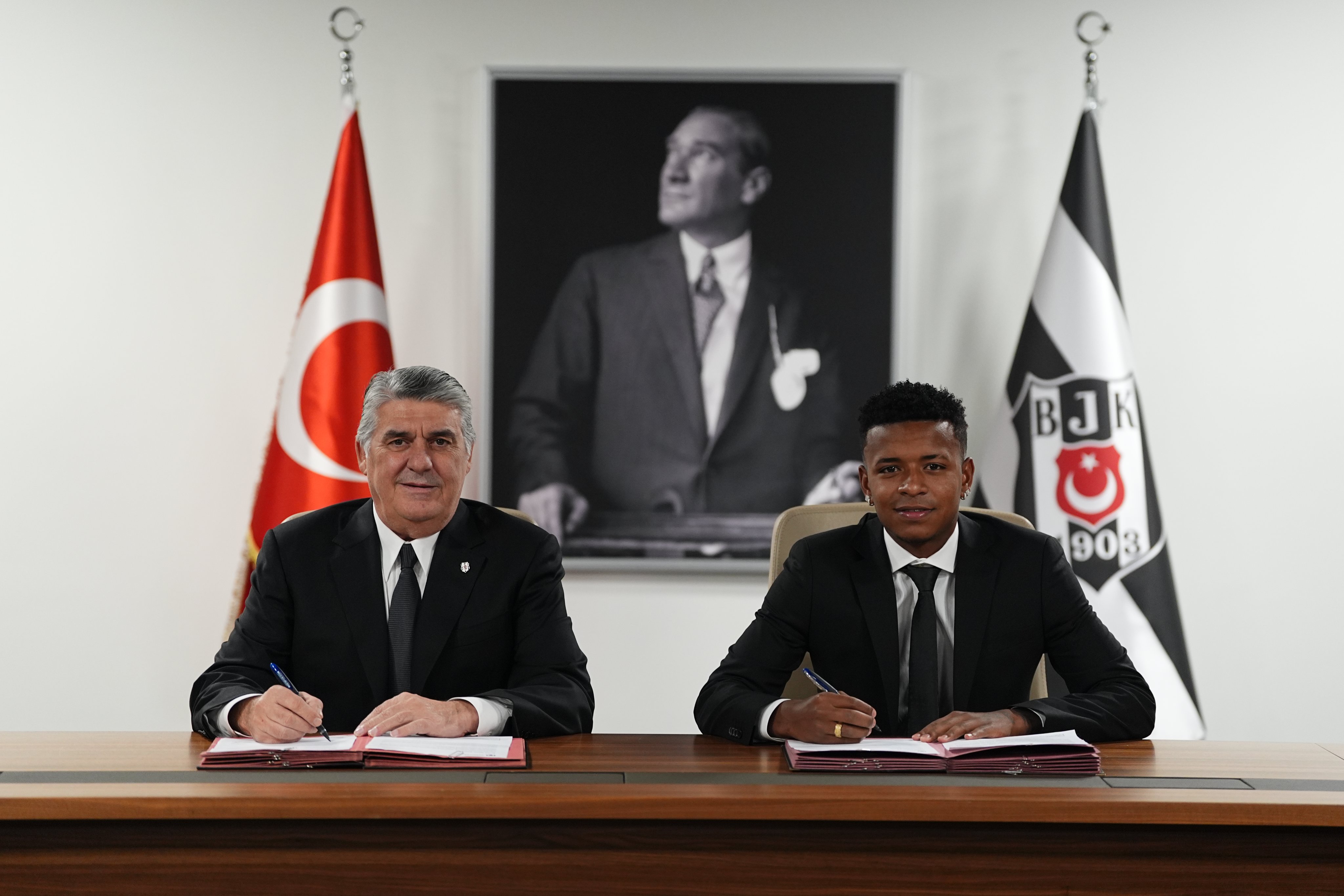 keny alvarado resmen besiktasta 0 ETbJltug
