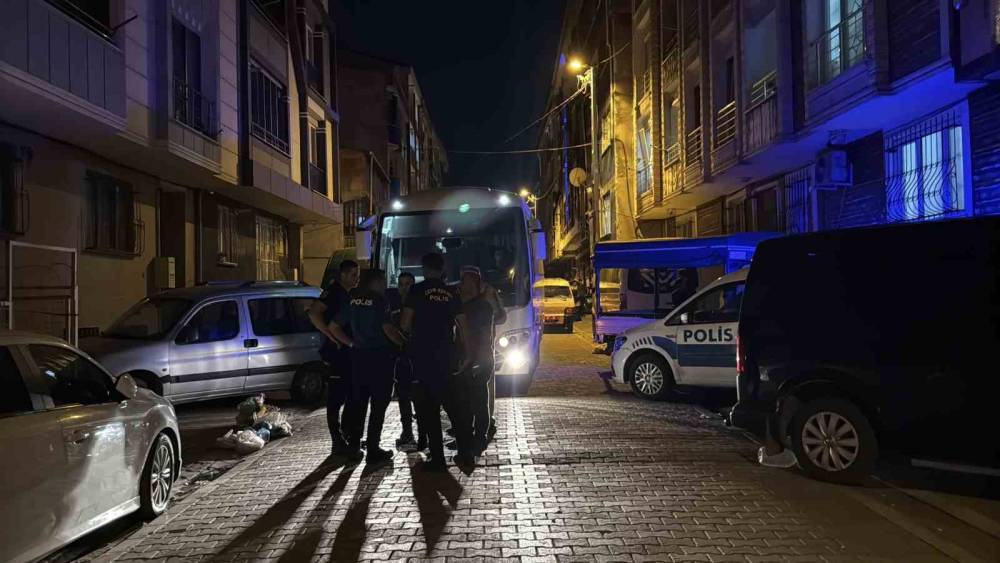 komsu kavgasi sokak savasina dondu gogsunden bicaklandi 2 Ub5th9Z5