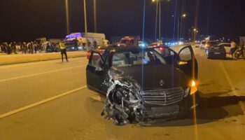 konyada iki otomobil carpisti 3 yarali ZLUH5i9U