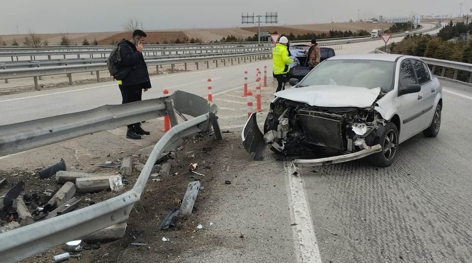 konyada trafik kazasi 1 yarali 1 V6Awz5CD