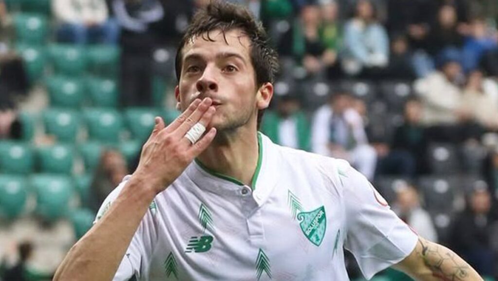 kosta aleksic ile yollar ayrildi 2WUszZeX